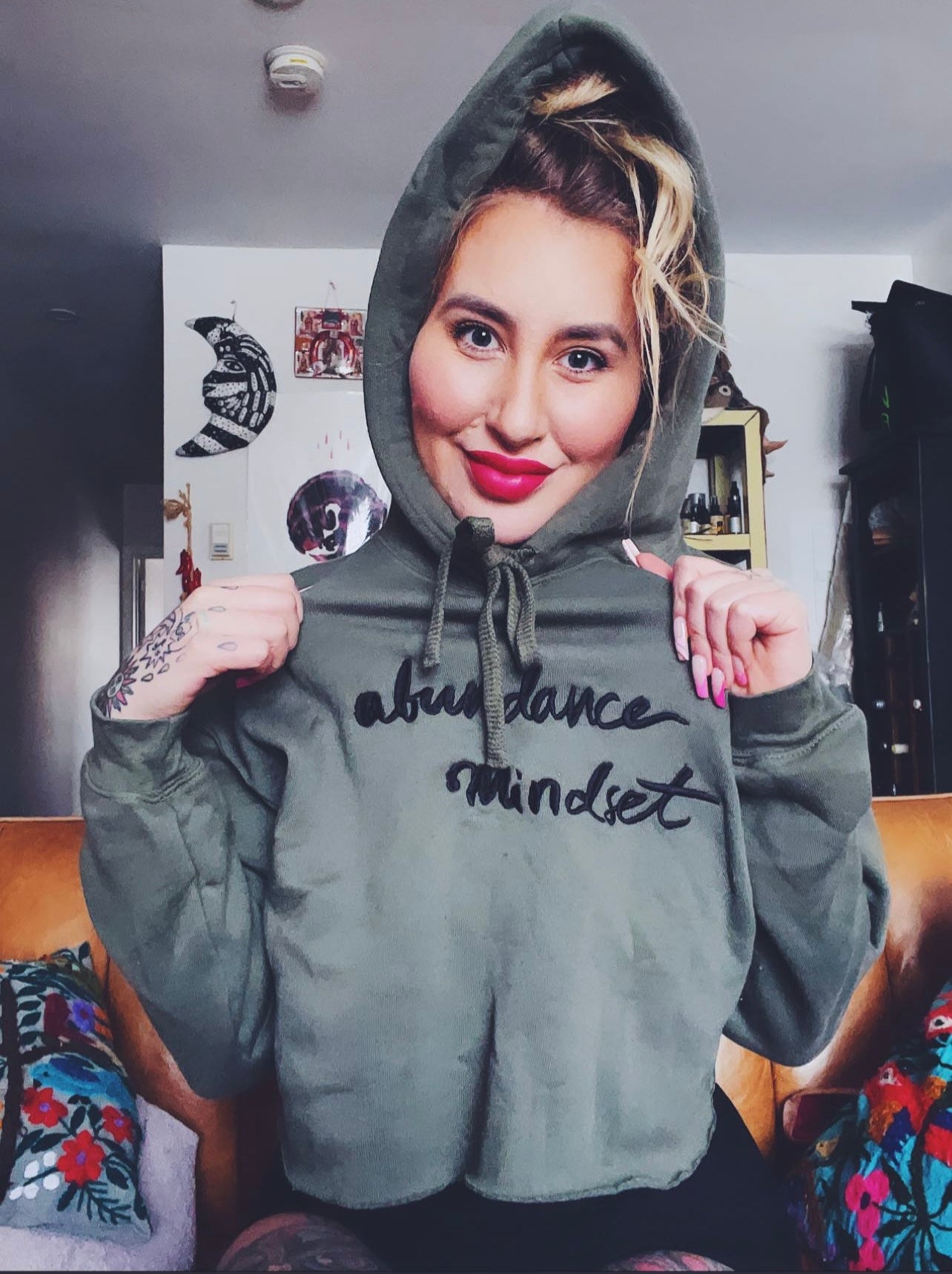 Abundance Mindset Hunter Green Embroidered Crop Hoodie Large Text
