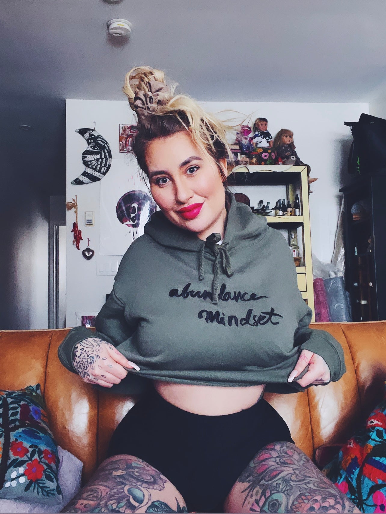 Abundance Mindset Hunter Green Embroidered Crop Hoodie Large Text