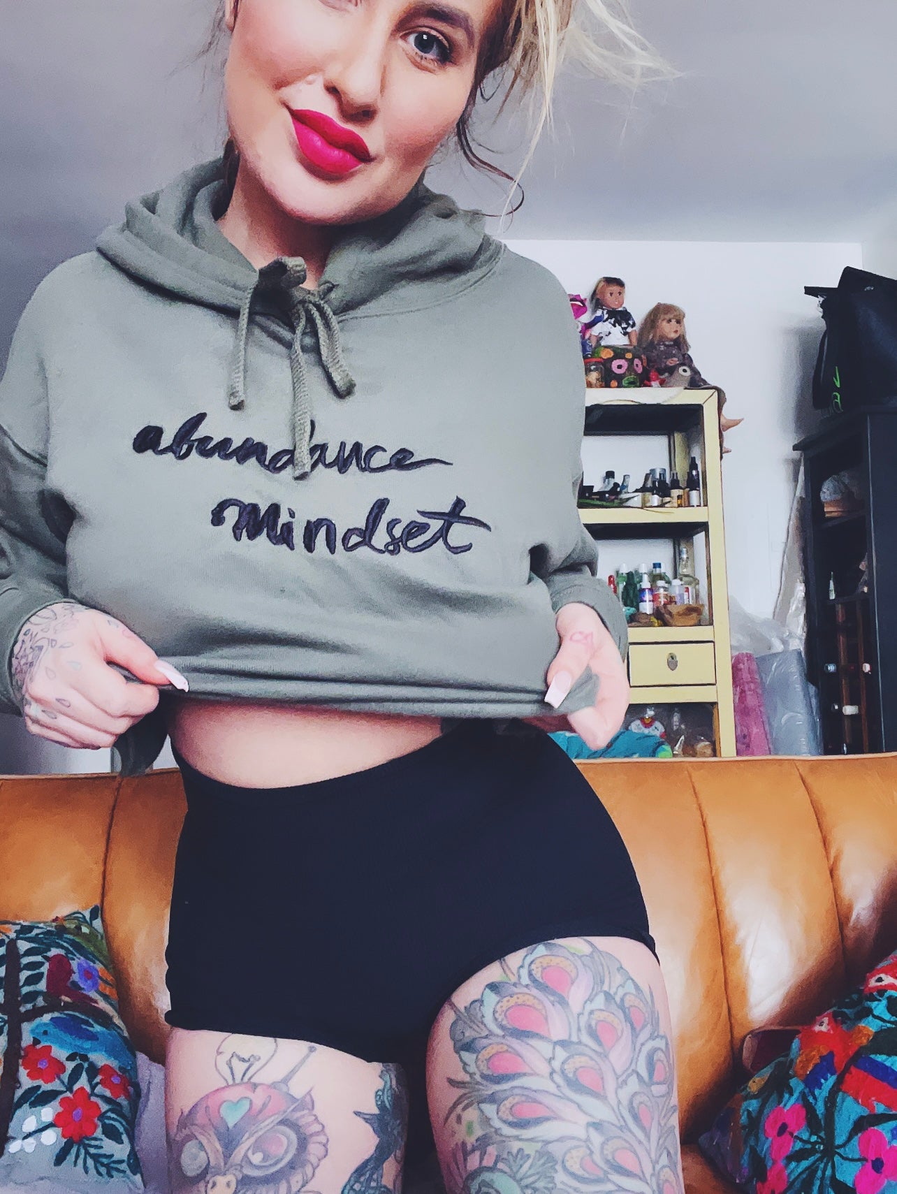 Abundance Mindset Hunter Green Embroidered Crop Hoodie Large Text